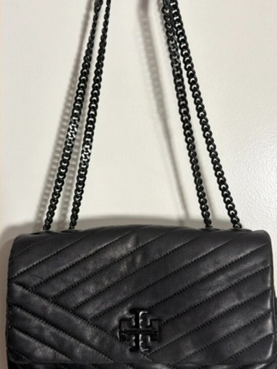 Tory Burch Handbags - TORY BURCH - KIRA CHVRON CONVERTIBLE SHOULDER BAG in Black